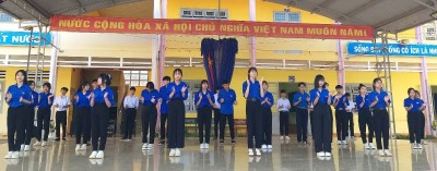 Trường THCS Phúc Thọ tự hào tiến bước dưới cờ Đoàn quang vinh