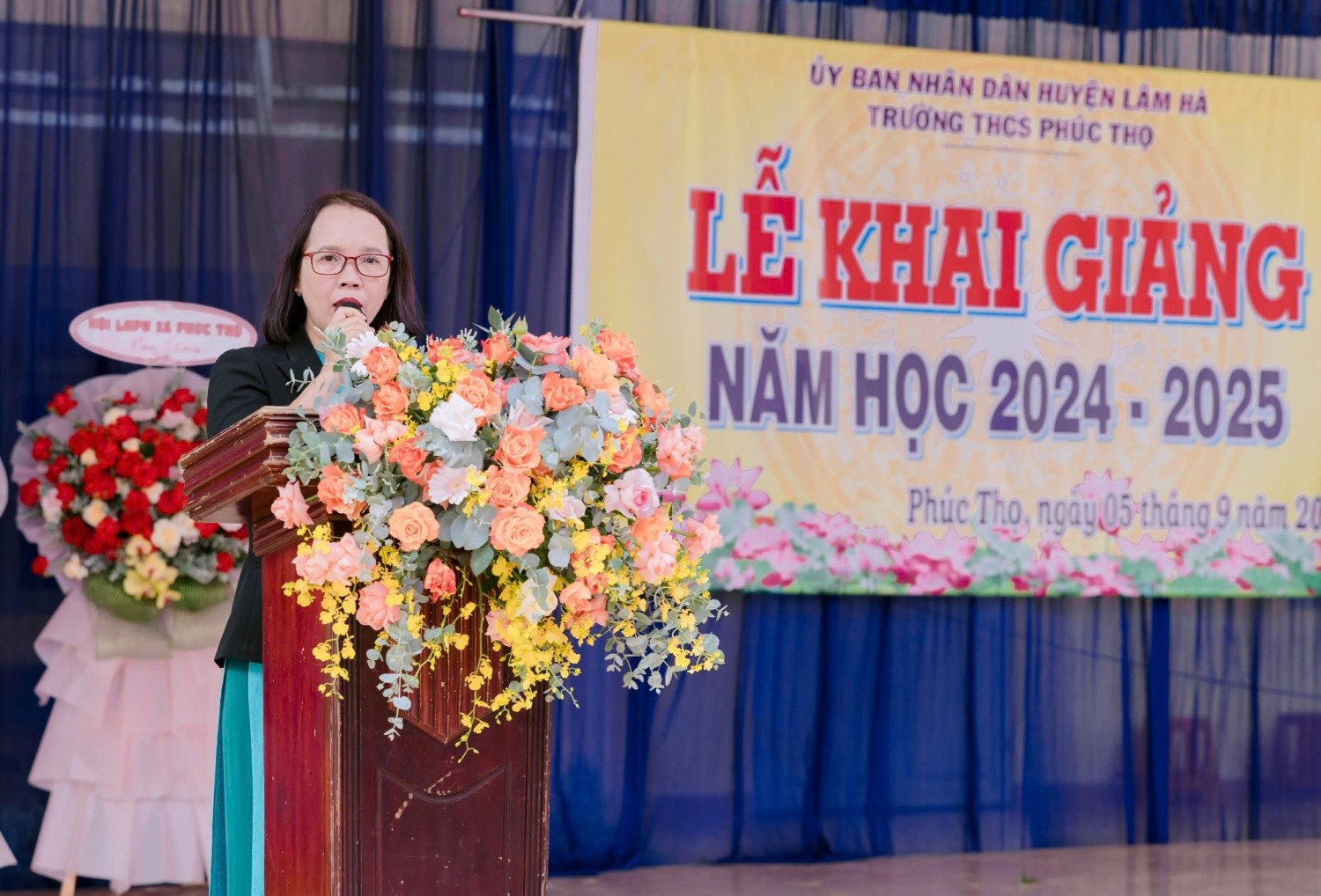 Cô Hiệu trưởng Nguyễn Thị Giang