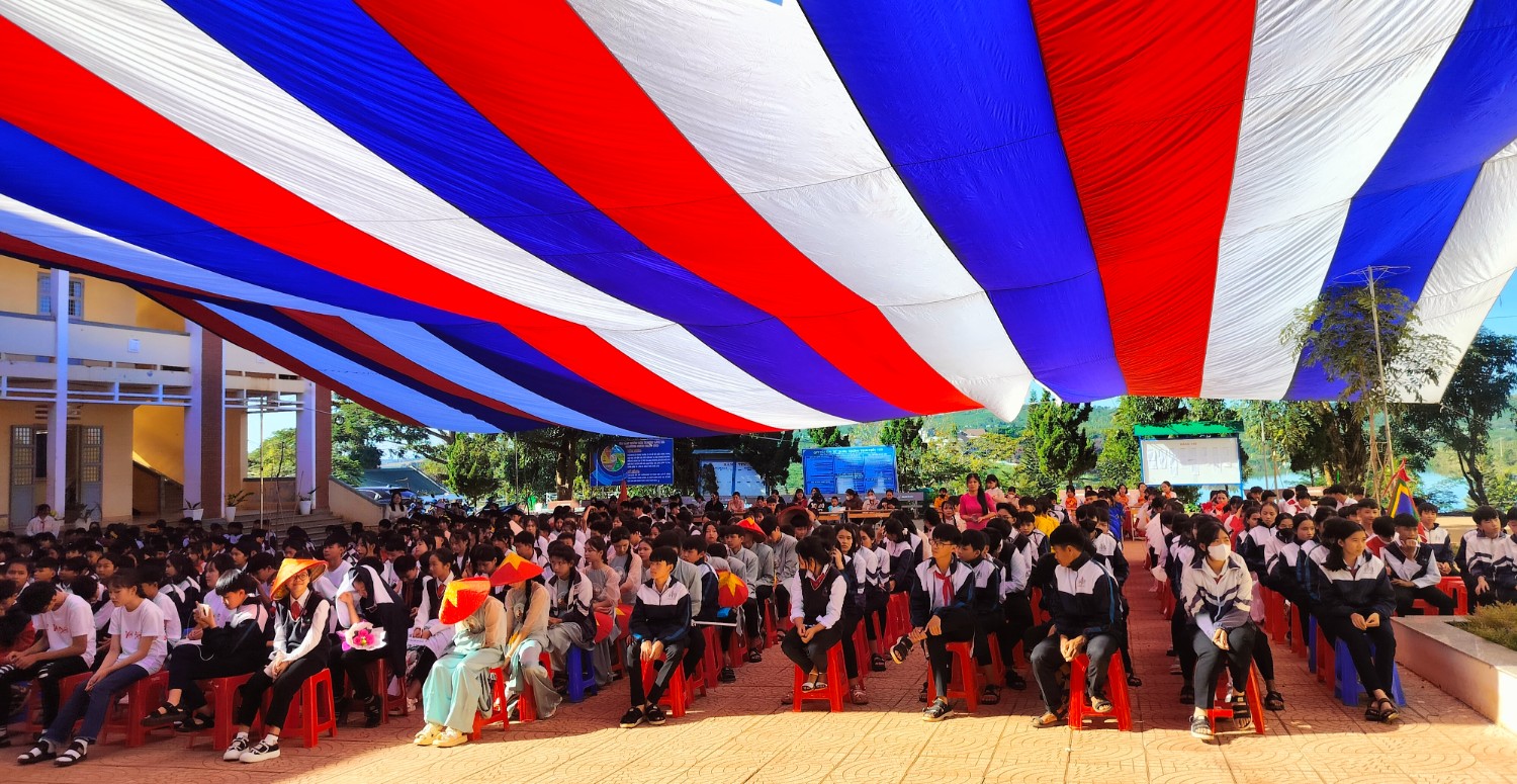 NGÀY LỄ 20 THÁNG 11