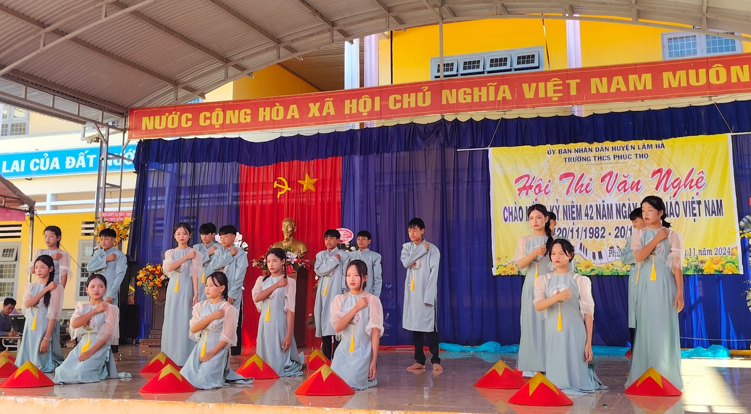 NGÀY LỄ 20 THÁNG 11