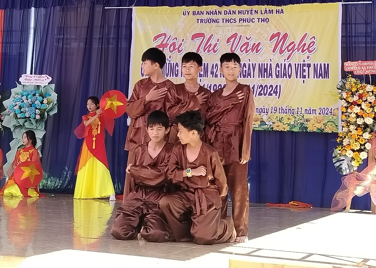 NGÀY LỄ 20 THÁNG 11