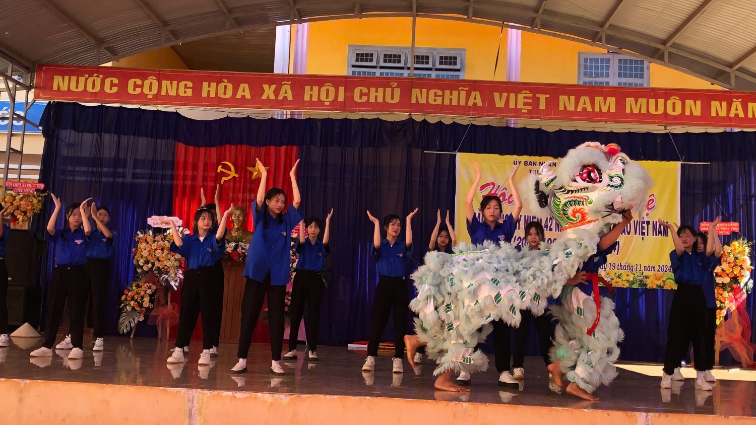 NGÀY LỄ 20 THÁNG 11