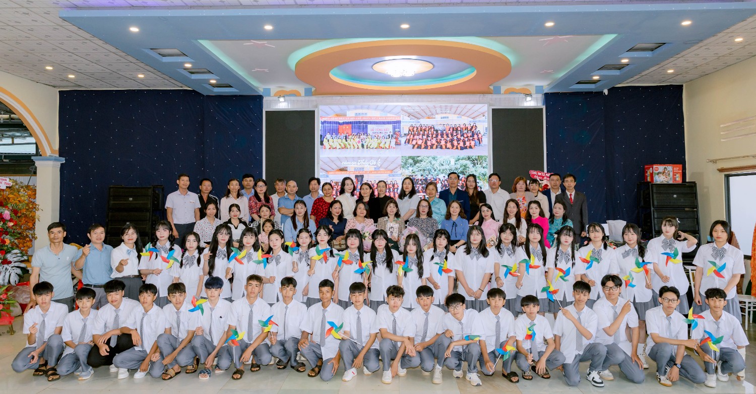 TRI ÂN KHỐI 9 NĂM HỌC 2024 - 2025